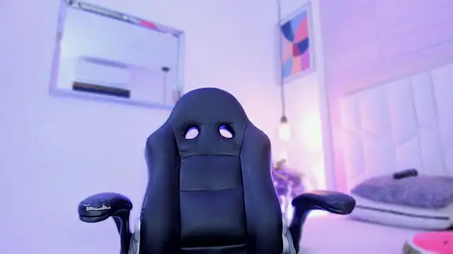 io_chie_'s Live XXX Chat