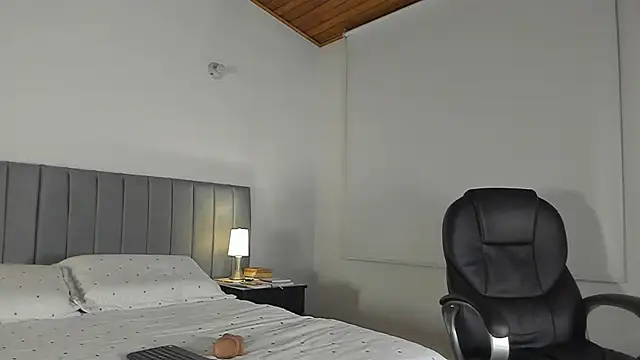 adriana71 라이브 XXX 채팅