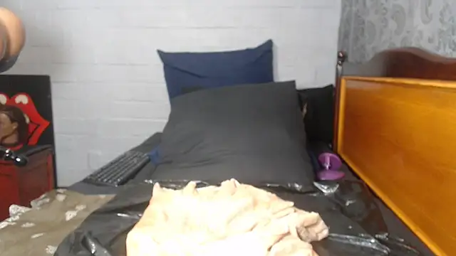 BOOTYDIVAXXX Adlı Modelin Canlı XXX Sohbeti