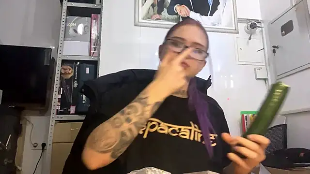 NeelyDalonzo Adlı Modelin Canlı XXX Sohbeti