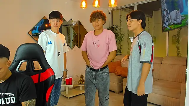 Houseofwarrios Show Webcam