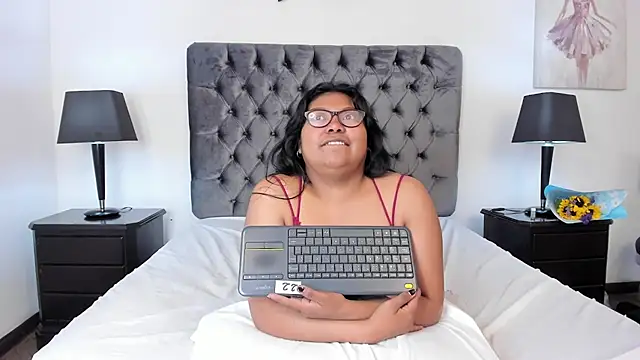 Czat XXX na żywo – Kiri_Black_