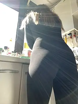 Chat XXX Live HotXMom_