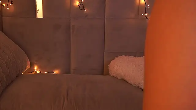 LioraFox Chat XXX live