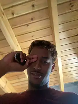 Axel_black10 Adlı Modelin Canlı XXX Sohbeti