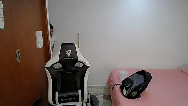 Maxwell_boys Adlı Modelin Canlı XXX Sohbeti