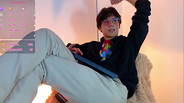 lui_x_dust Adlı Modelin Canlı XXX Sohbeti