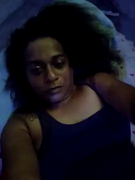 MiZzCreator: онлайн-секс-чат