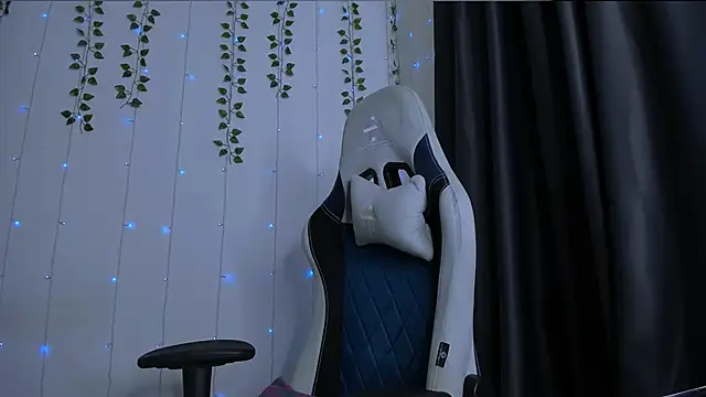 Chatroom XXX en direct de KarlaSim