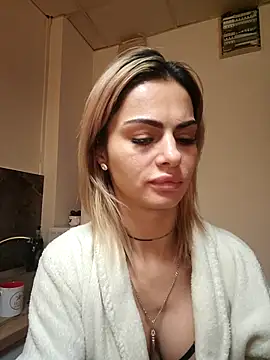 TiffanyMazeのライブXXXチャット