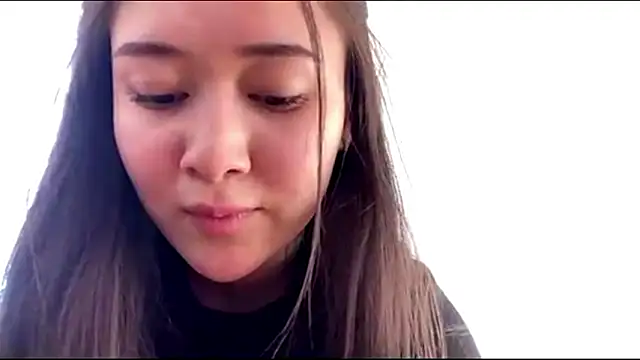 XXX chat uživo modela YourMiIa