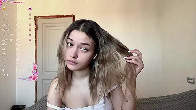 Little_ines Adlı Modelin Canlı XXX Sohbeti