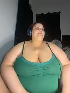 Chatroom XXX en direct de Exotic_Queen_