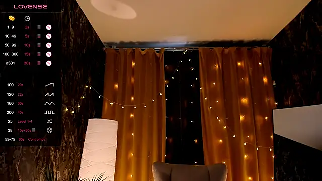 LanaBlu_のライブXXXチャット