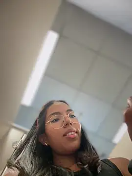 SheenaBrooke: διαδικτυακό σόου στην κάμερα