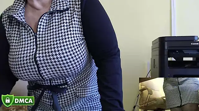 BrandiOhNight's Live XXX Chat