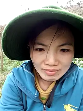 ngan-cute Chat XXX in diretta