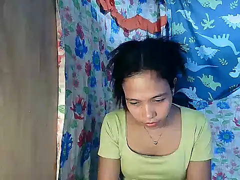 PinaySkinnyGirl's Live XXX Chat