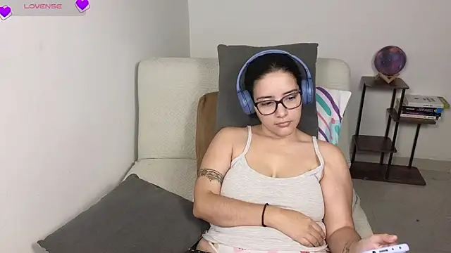 blue__moon_'s Live XXX Chat