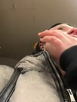 AlishaOfThorns – Naživo XXX chat