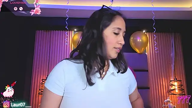 Lauroberts7のライブXXXチャット
