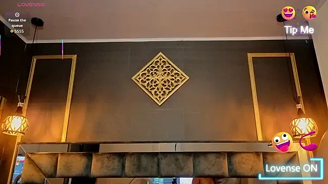 Aniajoness_ Adlı Modelin Canlı XXX Sohbeti