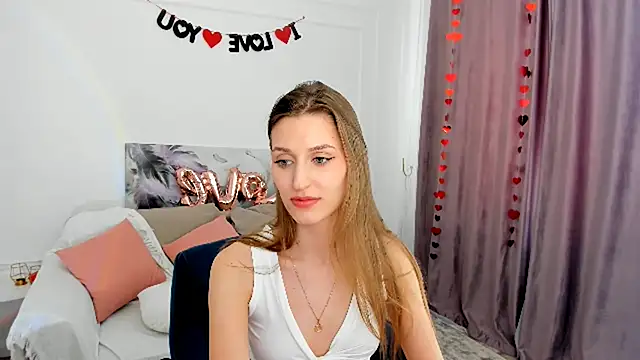 NaturalBeaty's Live XXX Chat