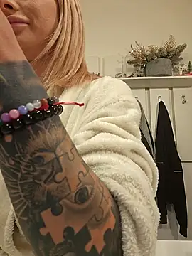 TiffanyMaze's Live XXX Chat