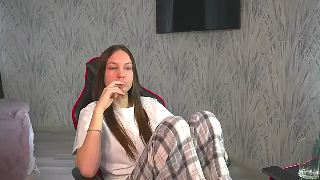 MeiRhew 即時 XXX 聊天