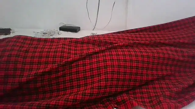 Pokazy przed kamerką – Busty_Bby