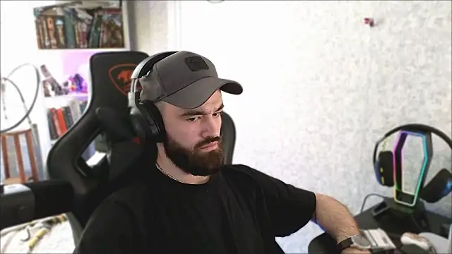 _Mostly_: вебкам-шоу