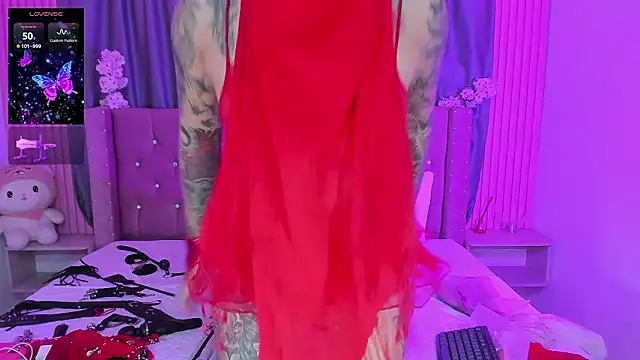 Nayla-Mouna's Webcam Show