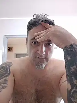 wifesfuckerpu's Live XXX Chat