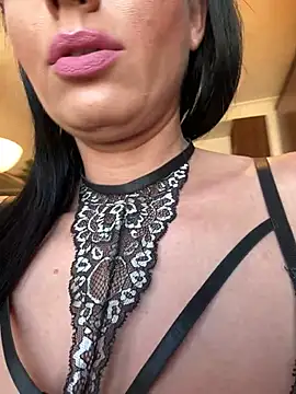 Chat XXX ao vivo de Hotmomcheckk_