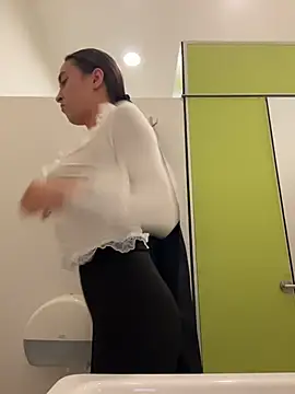 Chat XXX ao vivo de Holly_Play