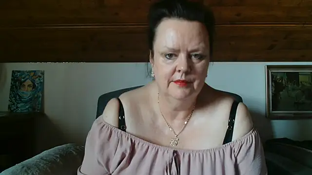 TiffanyMature Adlı Modelin Canlı XXX Sohbeti