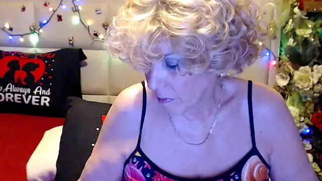 HappyWomanOn 网络视讯表演