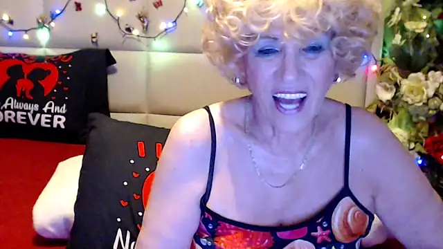 HappyWomanOn: вебкам-шоу