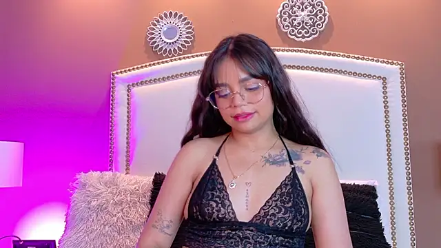 Chat +18 de PamelaScot ao vivo