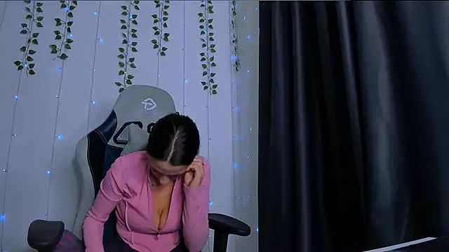 KarlaSim's Live XXX Chat