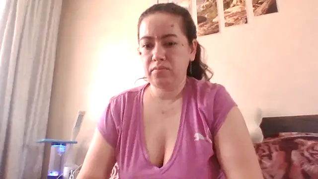 gldsquirt23: διαδικτυακό σόου στην κάμερα