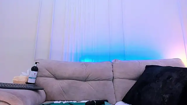 Kenia_Storm Live XXX-chat