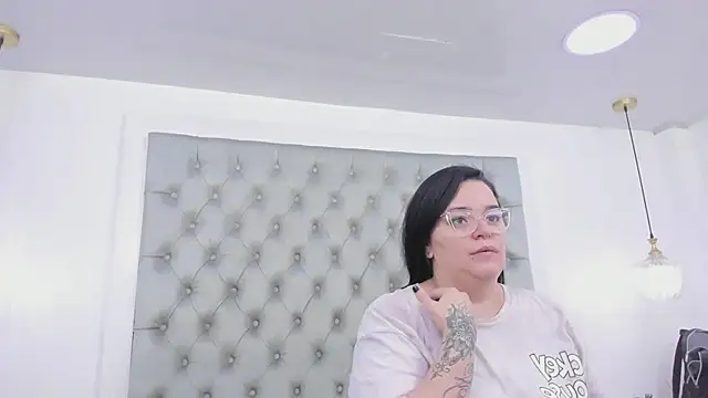 Chat +18 de anette_cooper ao vivo