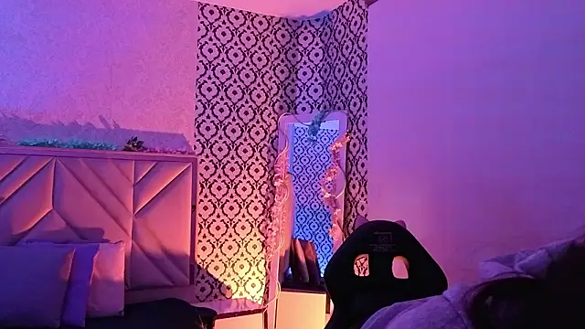 Chat +18 de Ixchel_tay ao vivo