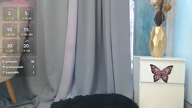 Chat +18 de EmberLuna_ ao vivo