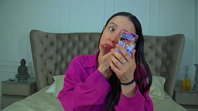 ElinaBellucci's Live XXX Chat