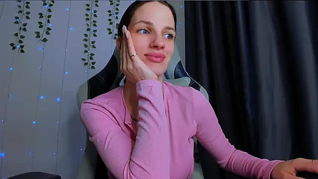 Chat +18 de KarlaSim ao vivo