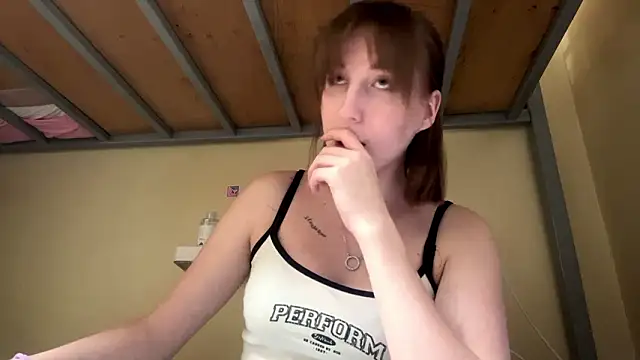 AquilineOrites' Live XXX Chat