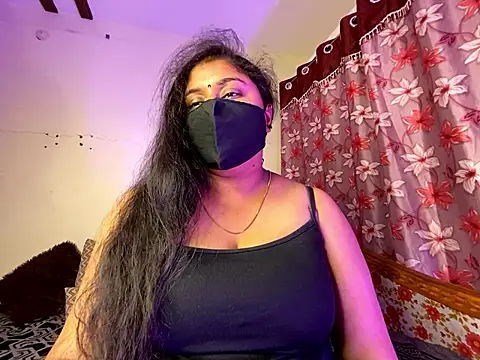 LouleyRanii's Webcam Show