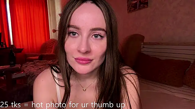 Show modela ToriHellberg na web-kameri